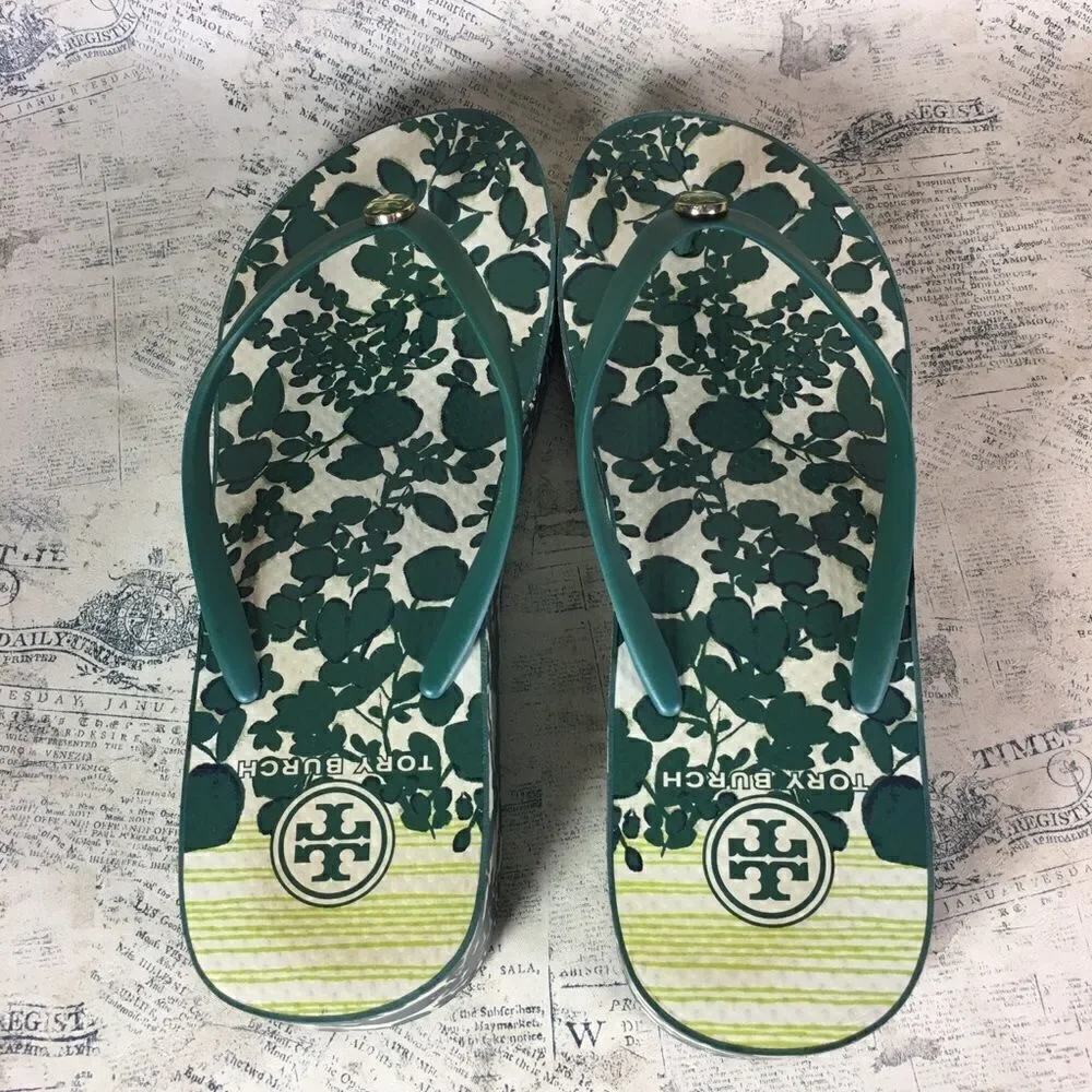 Tory Burch Green  Leaf-print Rubber Flip-flops Sandals